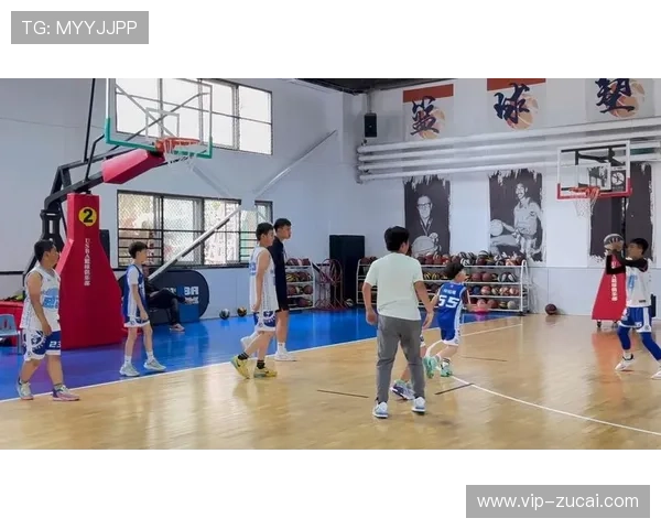 爵士团队篮球克制传切，内线统治与罚球稳定性制胜